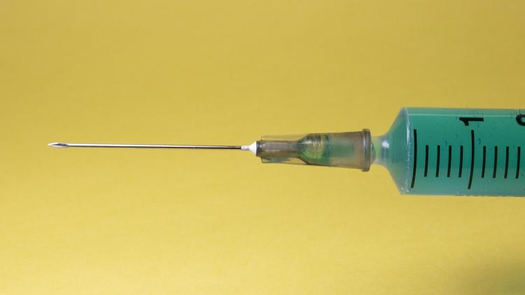 Ministério da Saúde não incorpora vacina contra meningite B no SUS para bebês