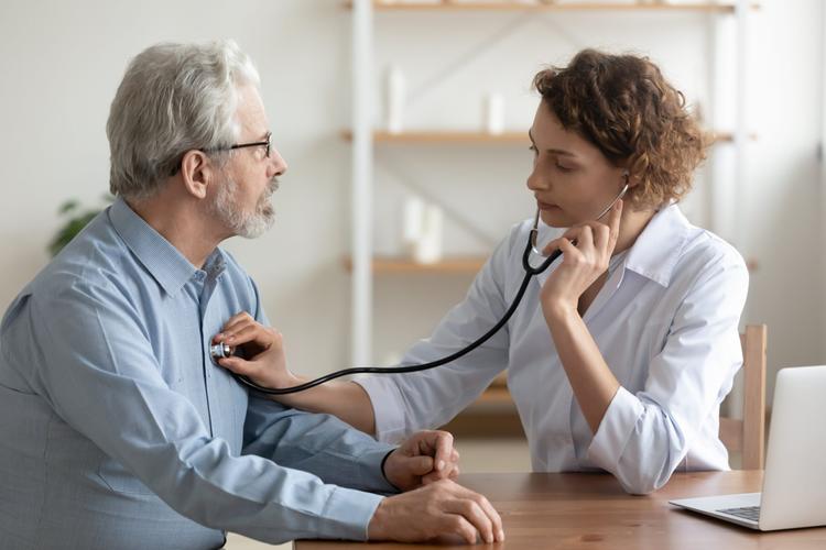 Avaliação da angioplastia do tronco da coronária esquerda por imagem