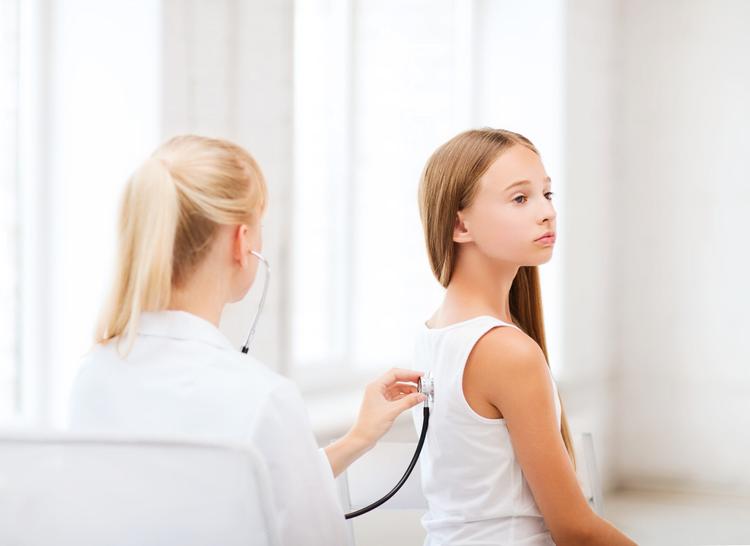Deficiência de vitamina D e asma pediátrica: achados de estudos