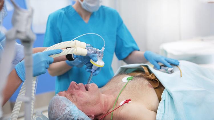 intubação na embolia pulmonar aguda