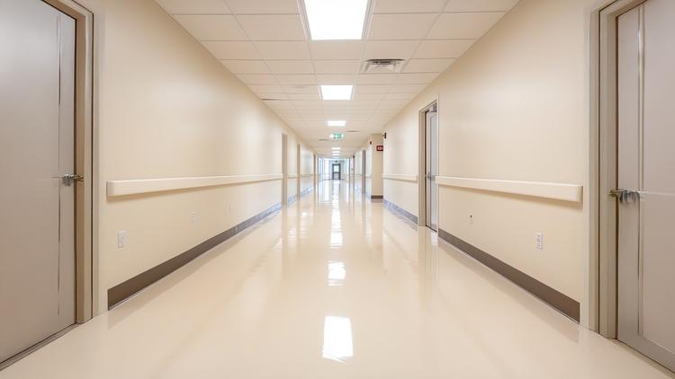 Corredor de uma clínica psiquiátrica